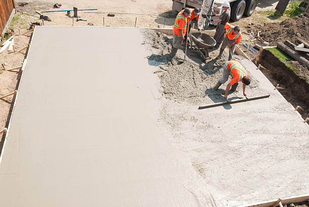 Best Best Concrete Contractor  in Willow Creek, CA